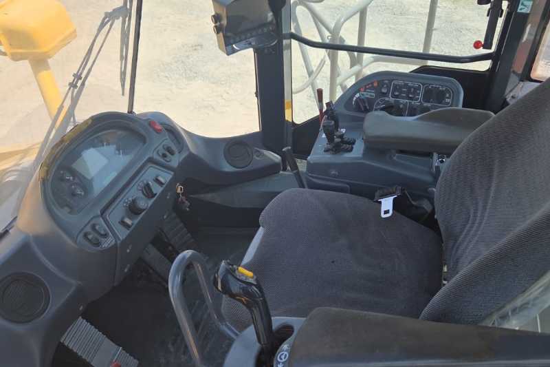 OmecoHub - Immagine KOMATSU WA600-6R